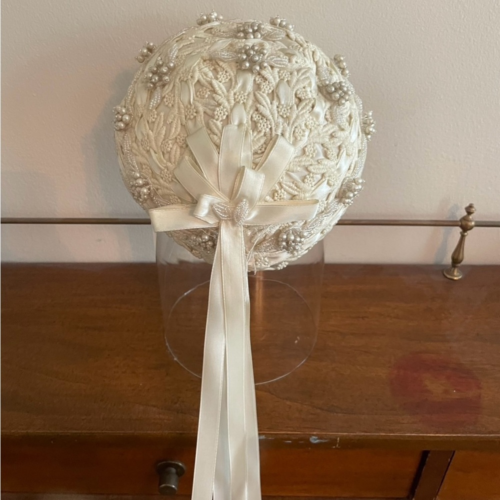 Wedding veil. Juliet cap style. Exquisite Antique. Hand made gorgeous. Lace - Picture 12 of 12